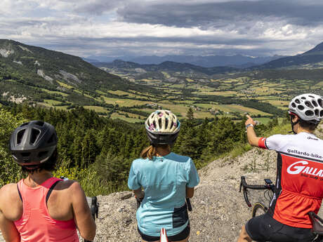 Montée du Col de Charamel par Selonnet
