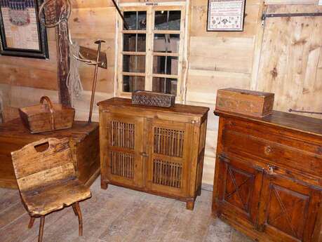 Brocante de La Vallee