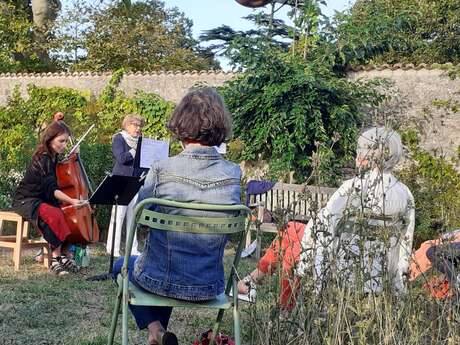 Lecture au potager : un séjour à Pékin