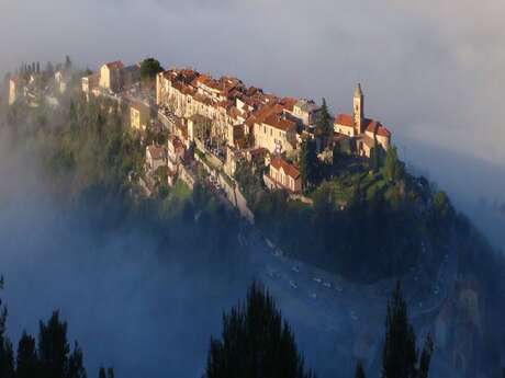 Un balcone sul Mediterraneo Tour franco-italiano del Mont Gramondo -