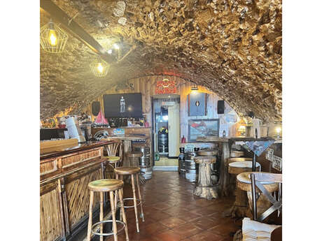 Kelly's Pub La Grotte