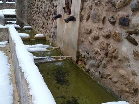 Fontaine et lavoir des Bernards ou du Pountis