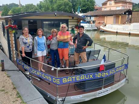 Coche d'eau solaire Le Pheobus