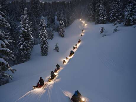 Descente en luge nocturne