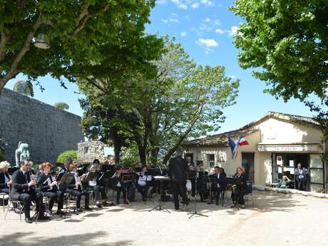 COMMÉMORATION VICTOIRE 1945