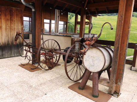 Art vache : sculpture "La vache ferrailleuse"