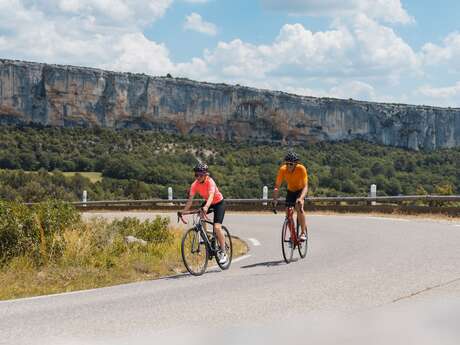 SAINT-SATURNIN-LÈS-APT - À l'assaut des Monts-de-Vaucluse à vélo