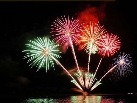 Feux d'artifice - Vedettes Îles d'Or et Le Corsaire