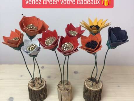 Atelier maroquinerie : création de fleurs en cuir