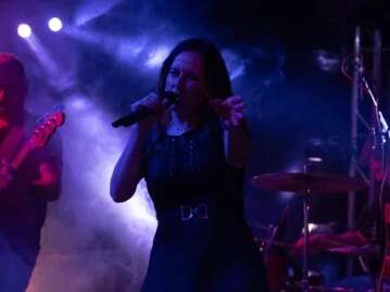Concert with Mystery Machine at Toî du Monde