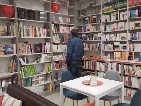 Au chemin des livres - Librería y salón de té