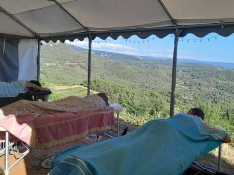 Massages dans les vignes - Domaine La Ferme Saint-Martin