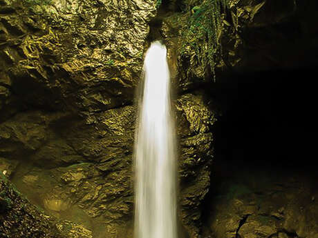 A walk to the Seythenex Waterfall