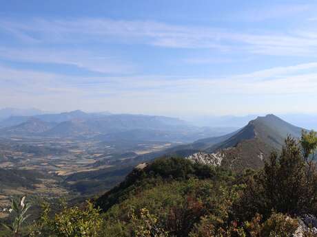 BARRET-SUR-MÉOUGE - Crête de Chabre depuis le col de la Crousette