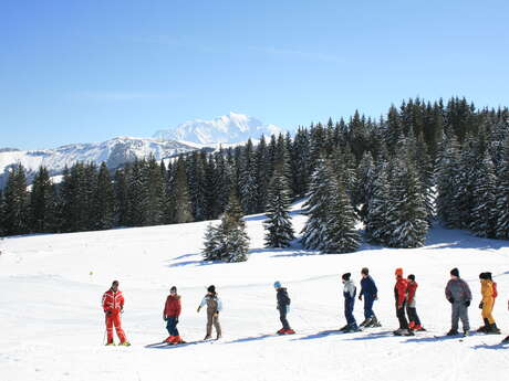 Group ski lessons for teens and adults