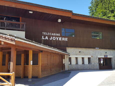 Toilettes publiques au départ des télécabines