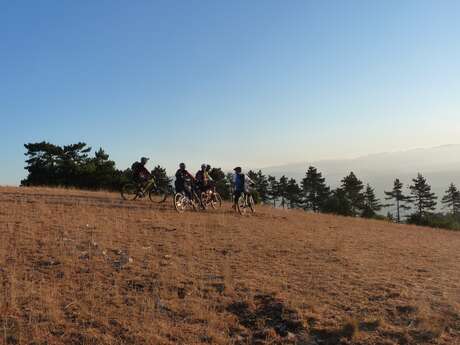 VTT n°25 - Petit tour sur les crêtes du Grand Luberon