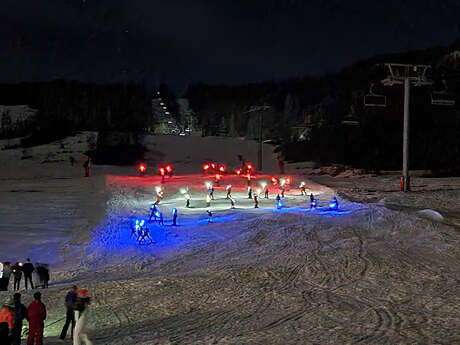 Descente aux flambeaux et feu d'artifice - Val d'Allos - le Seignus
