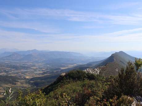 BARRET-SUR-MEOUGE - Crête de Chabre depuis le col de la Crousette