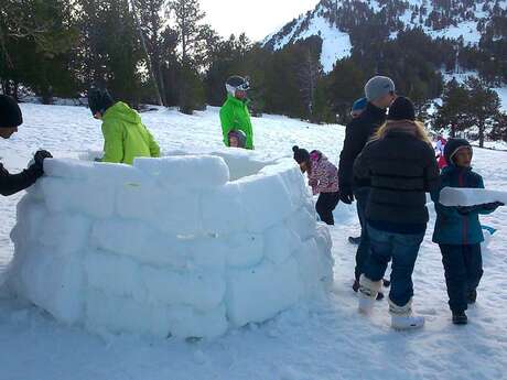 Ma famille trappeur et son igloo