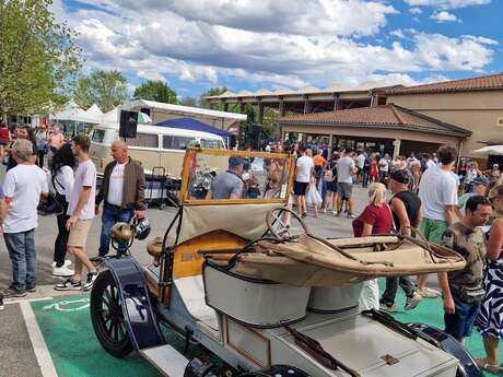 Exposition de véhicules et de motos anciennes, yougtimers et sport