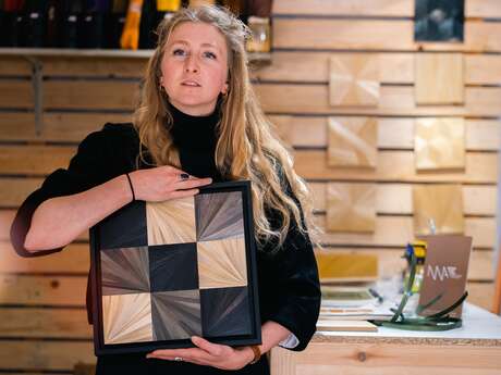 Entre paille & terre, dialogue de matières