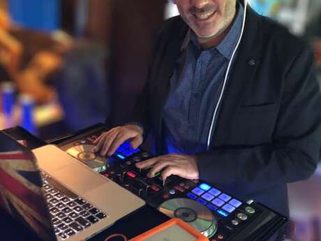 Les Lives de Noël - ambiance musicale sur le village de Noël Les Lives de Noël - ambiance musicale sur le village de Noël