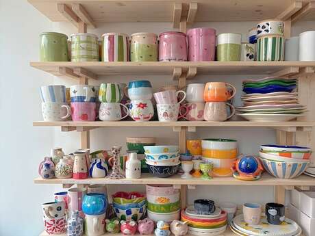 Les Pots Potins céramic café