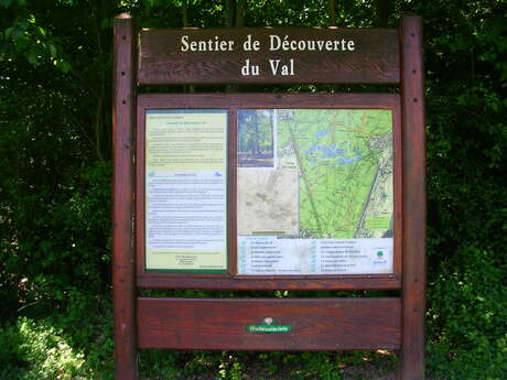Le sentier de découverte du Val ou dit de la Salamandre Le sentier de découverte du Val ou dit de la Salamandre
