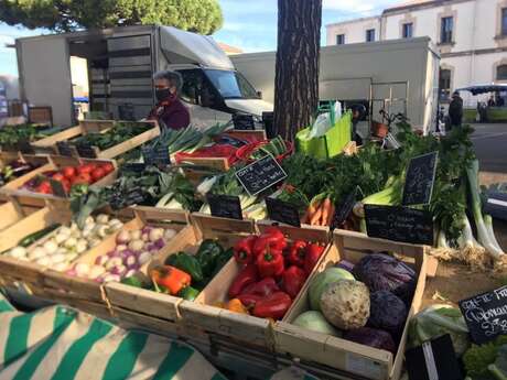 Marché provençal hebdomadaire du mercredi matin