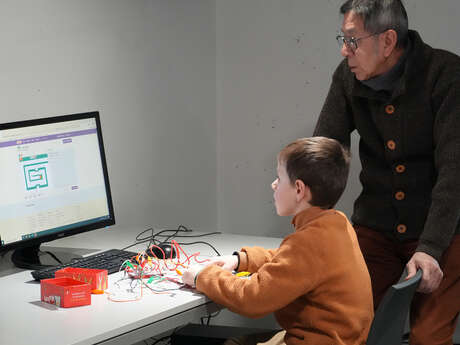 Atelier : Mini-jeux sur carte programmable
