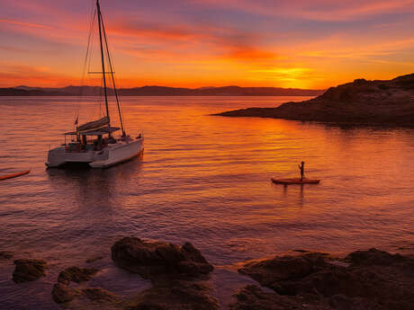 Coucher de soleil en catamaran avec Passion Med