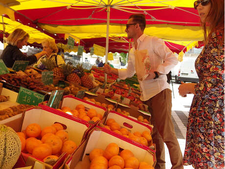 Fruit and vegetable market in Vallauris