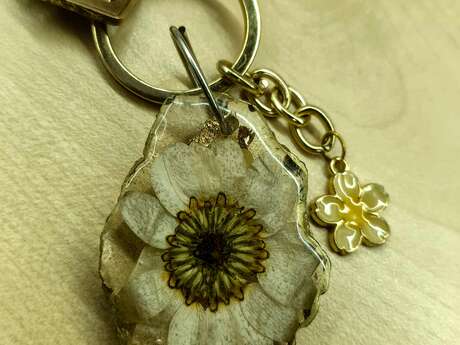 Atelier - Porte-clés en résine