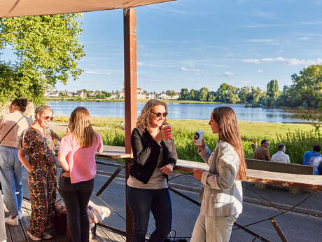 Guinguette En Rouge et Loire