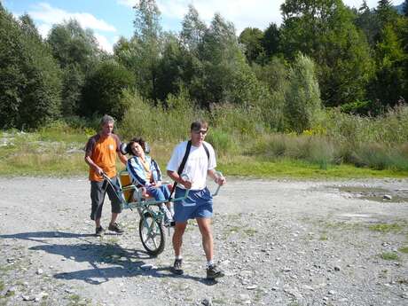 Handisport : Sortie en Joëlette, fauteuil roulant monoroue tout-terrain