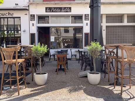 La petite table