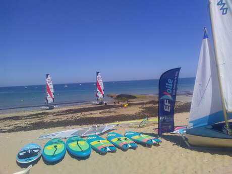 Alquiler de efoils, windsurf, vela ligera, catamarán, wingfoil y stand-up paddle