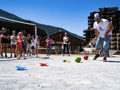 Big games and sports challenges at the Kids’ Club