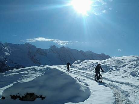 Electric mountain biking: advanced