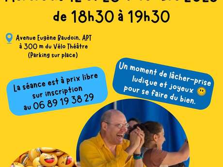 Séance de yoga du rire