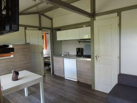 Camping Les Chelles : chalet luxe 3 chambres