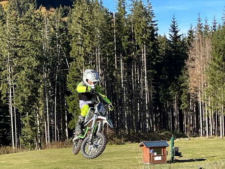 Pilotage moto tout terrain 100% électrique