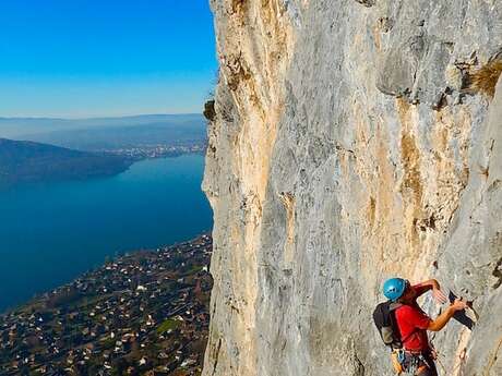 Bon cadeau : escalade grande voie autour du lac d'Annecy