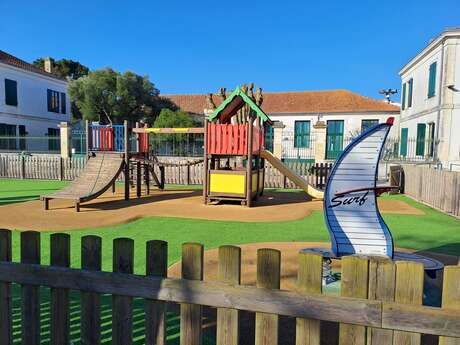 Parques infantiles - Plaza Roger Bonnin