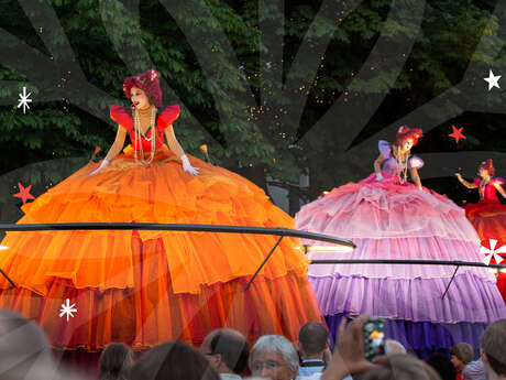Grande parade : "Les Poupées Géantes et les Tambours, Opéra urbain"