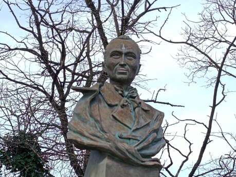 La Statue de Gustave de La Fare Alais d'Alès