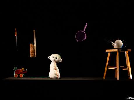 Théâtre de marionnettes - A moi !