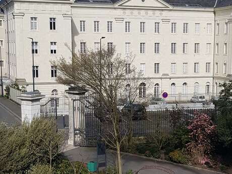 Bulles de Culture Matinales: "Los angevinos, precursores de los delatores" (en francés)