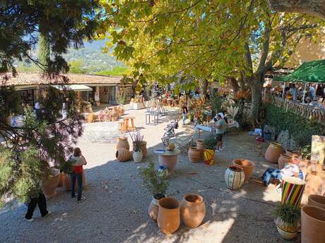 Salon brocante, gastronomie et décoration